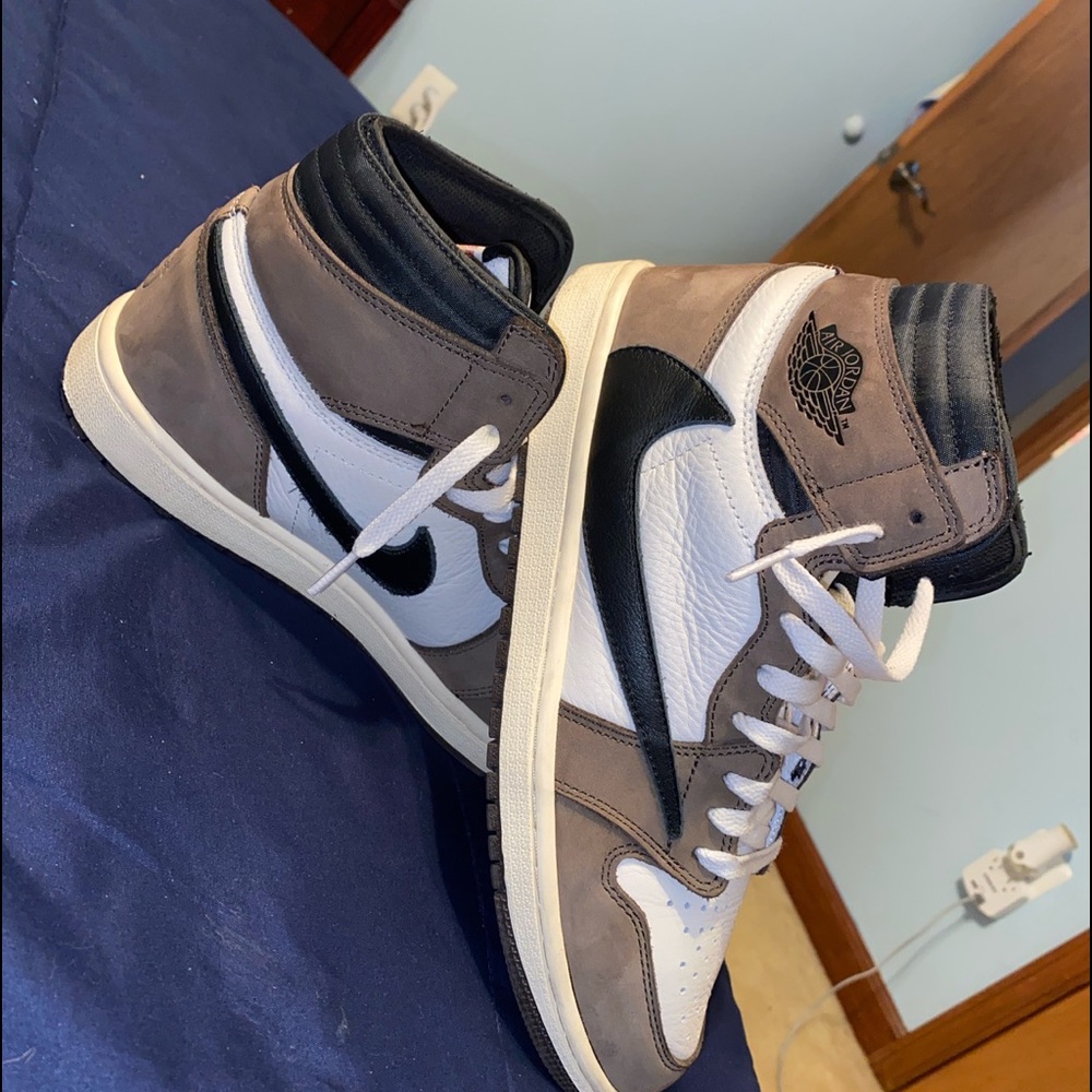 Jordan one Travis Scott.